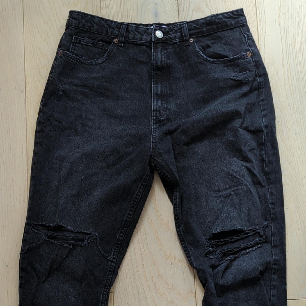 Black Distressed Jeans